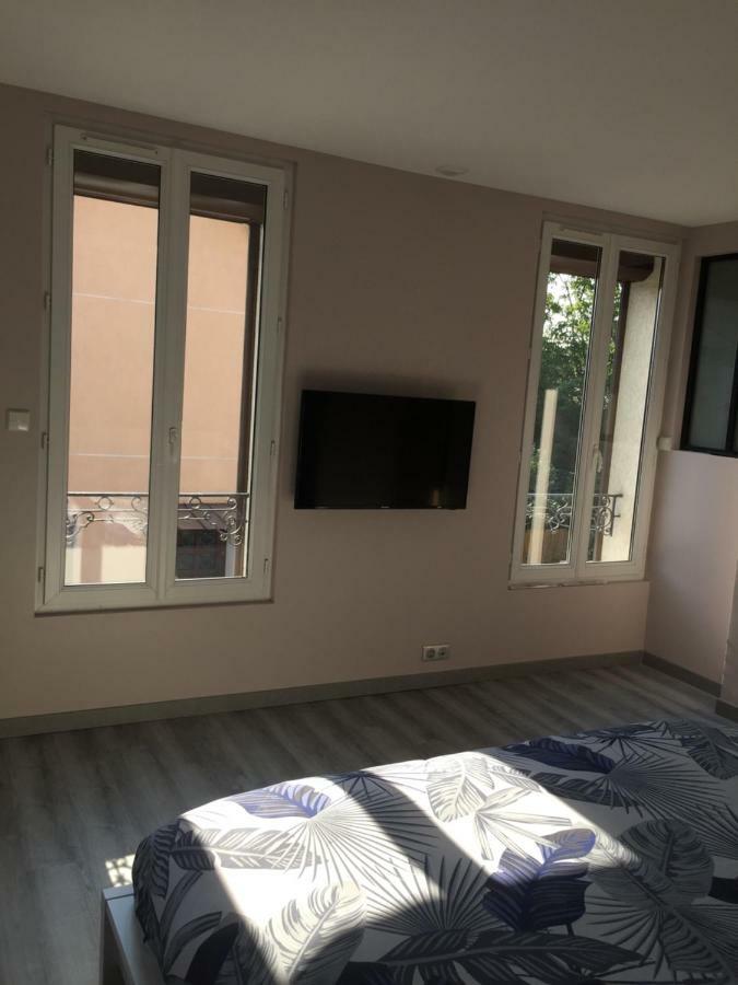 La Maison Parisienne Maison Deux Pieces A Louer Au Pied Du Metro Майсонс-Алфорт Екстериор снимка